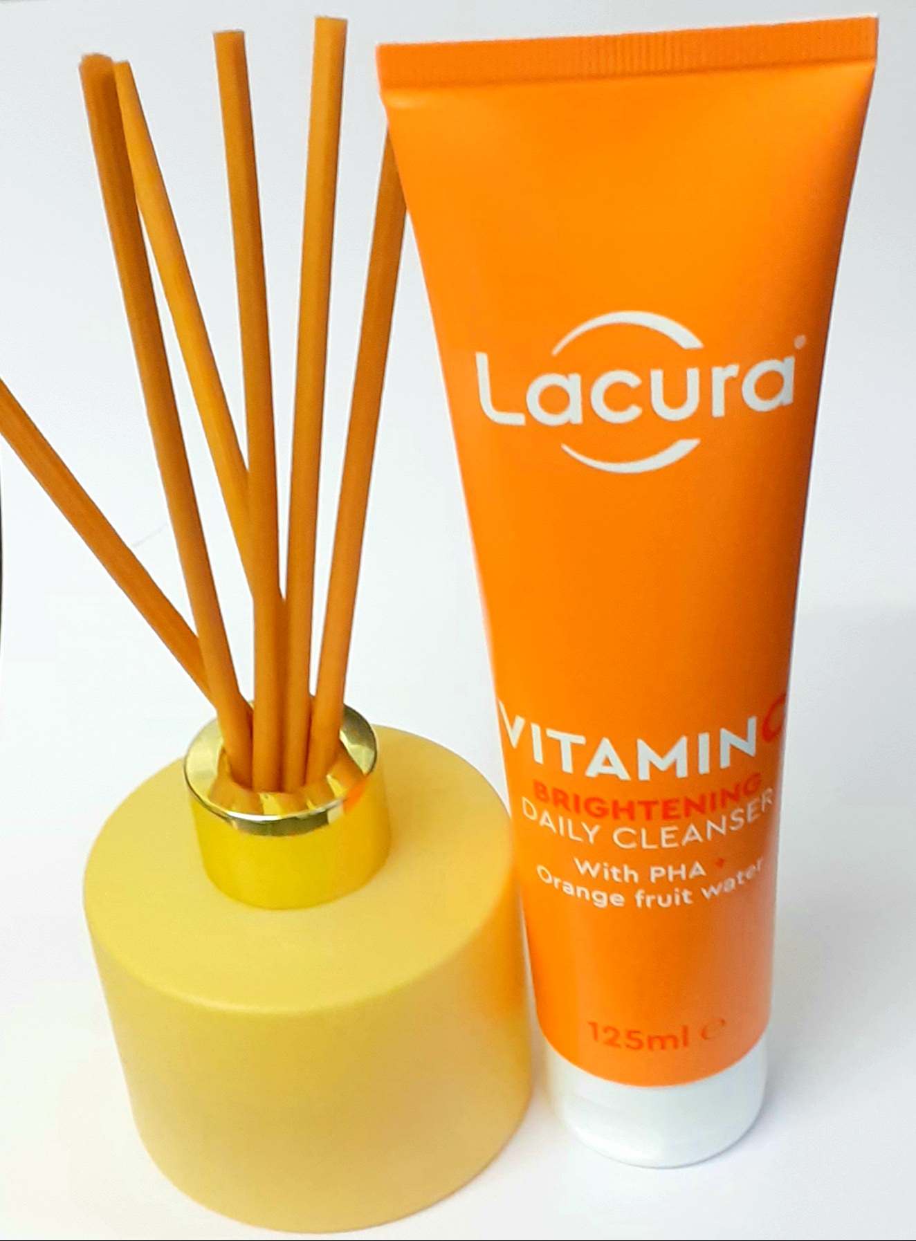 Aldi's Lacura Vitamin C Brightening Cleanser, is it Good? Mybeautywaxstash